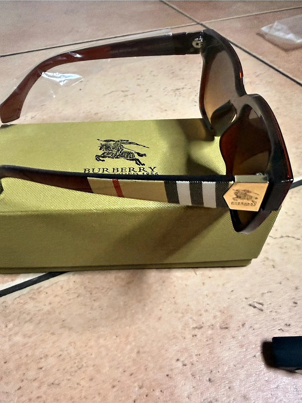 Burberry Brown Sunglasses Like New